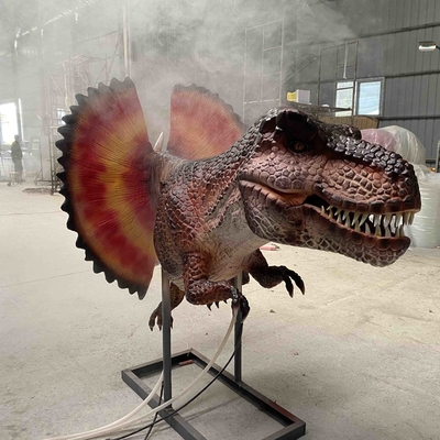 Een realistische animatronische dinosaurus Dilophosaurus hoofd met rookgevoel