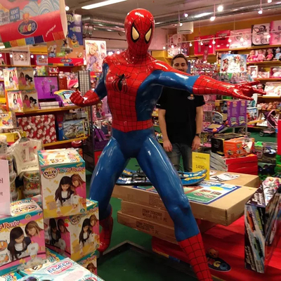Glasvezel Marvel Spider Man-standbeeld Levensgroot Spiderman-standbeeld