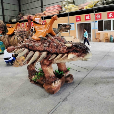 Elektrische Rit op Geanimeerd Rideable-de Autopedmodel van Dinosaurusanimatronic Ankylosaurus