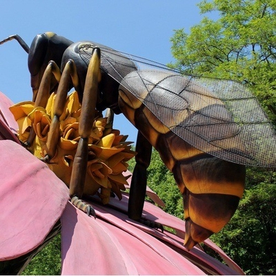 Handgemaakte modellen van animatronische insecten met beweging en geluidscustomisatie